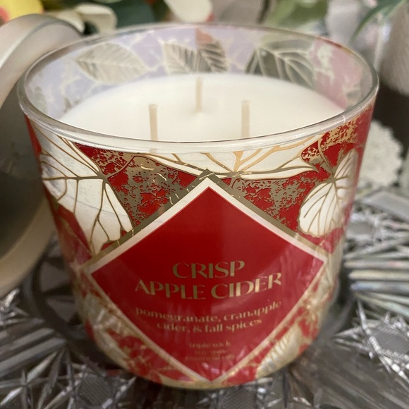🆕🕯️ DISTANT LANDS “CRISP APPLE CIDER” 3-WICK SOY WAX & ESSENTIAL OIL CANDLE. - Picture 3 of 7
